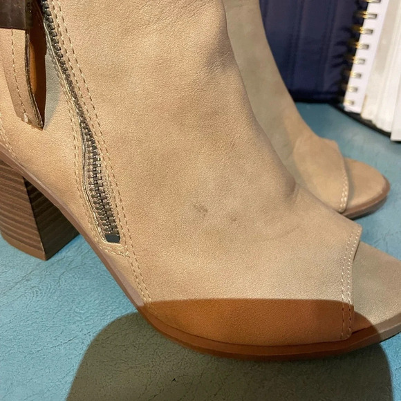 CIRCUS SAM EDELMAN PEEPTOE HEELED BOOTIES - Picture 5 of 7